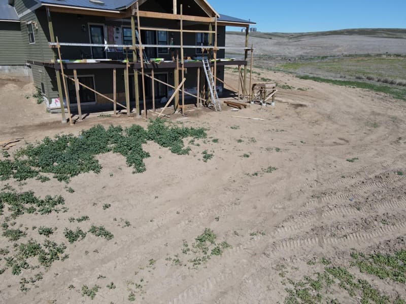 Terreno de construcción nueva antes del paisajismo